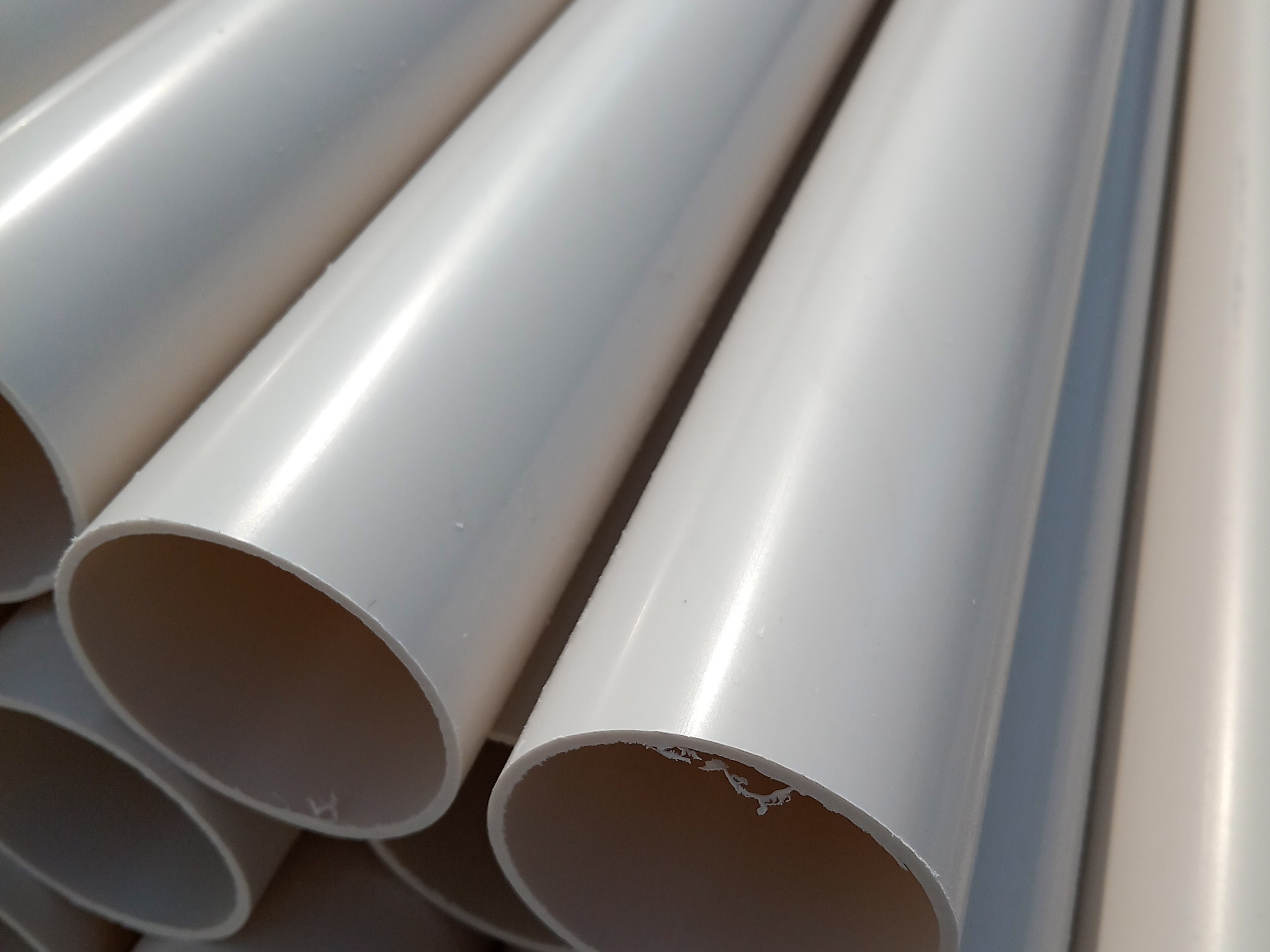 管材厂家分享塑料管道与金属管道规格的对应关系